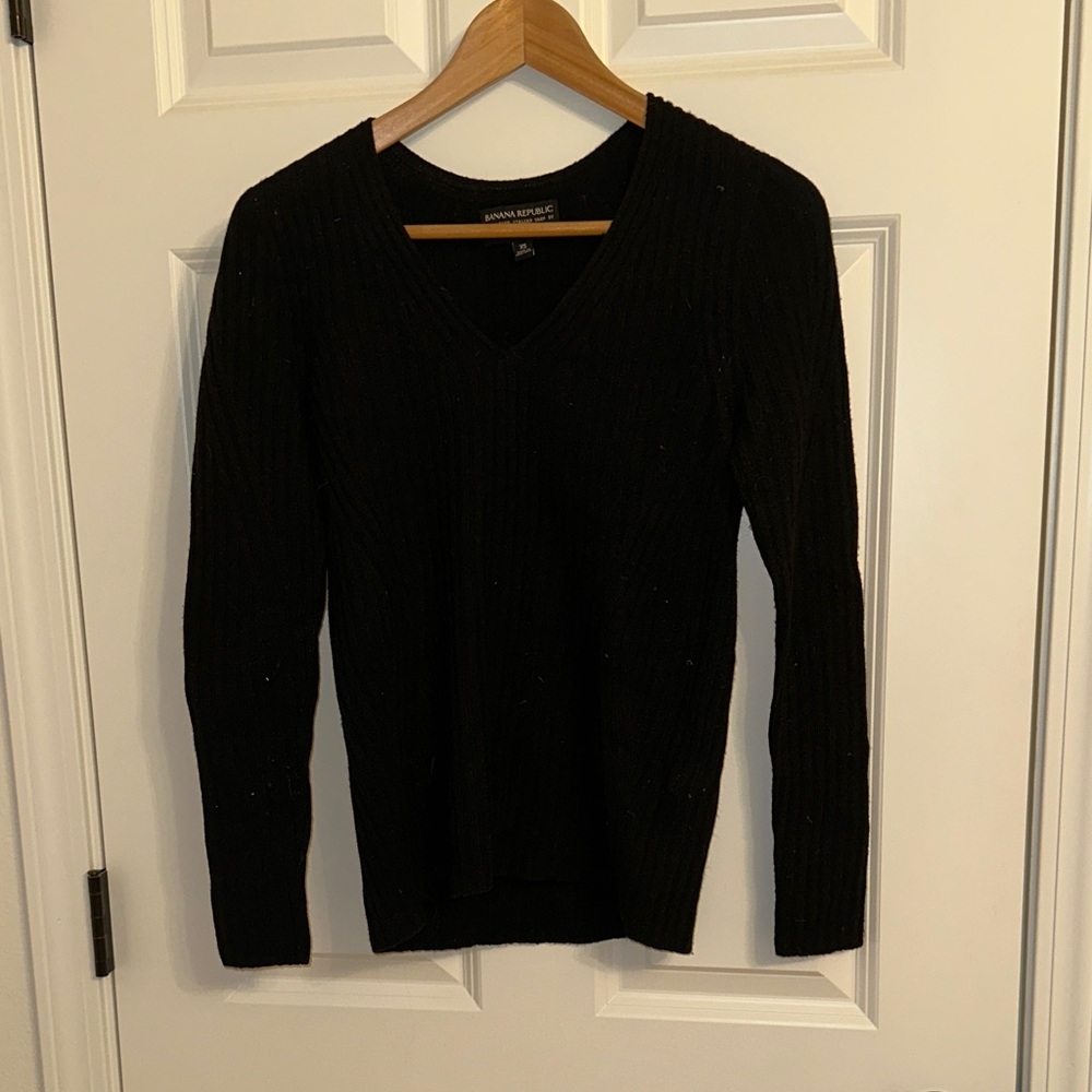 Banana Republic wool V-neck sweater